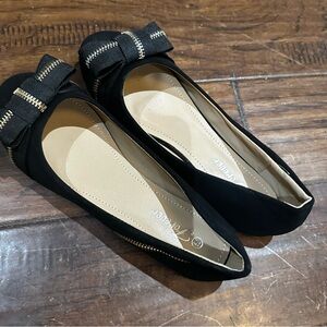 NWOT Forever Black Flats with Bow Accent and gold design